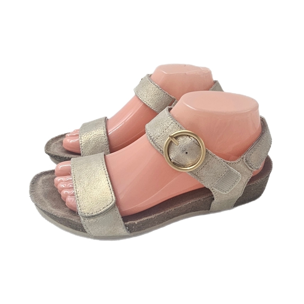 Munro Sintra Gold Tan Metallic Wedge Sandals Size 8 Comfort Walking Travel